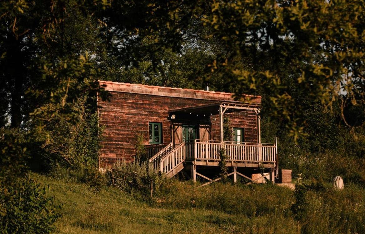 La Ferme Du Pont De Maumy, Cabane Au Bord De L'Etang Et Bain Nordique Busserolles المظهر الخارجي الصورة
